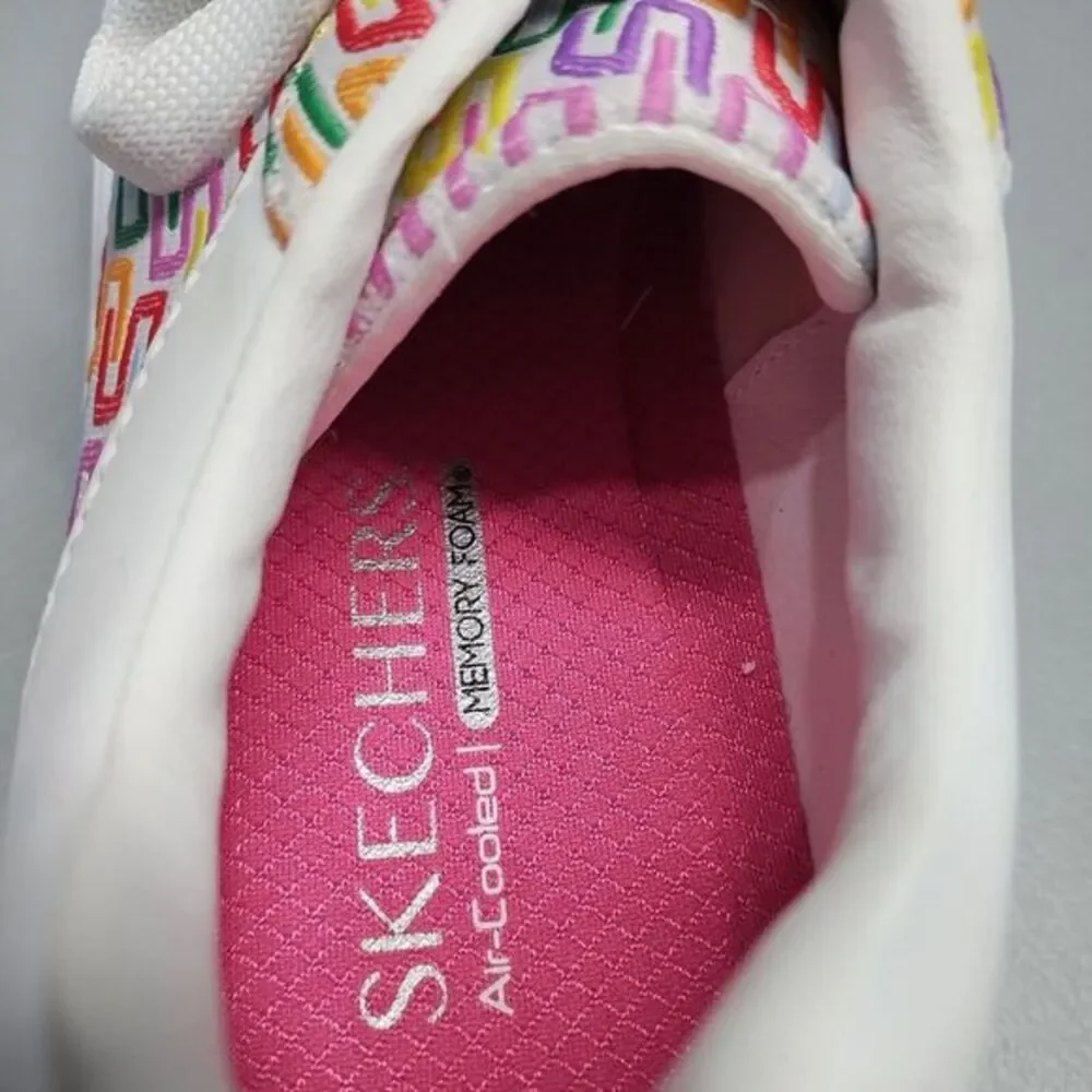 SKECHERS Cordova Classic Low Top Sneakers Womens‎ 8 White Multi Canvas Lace-Up